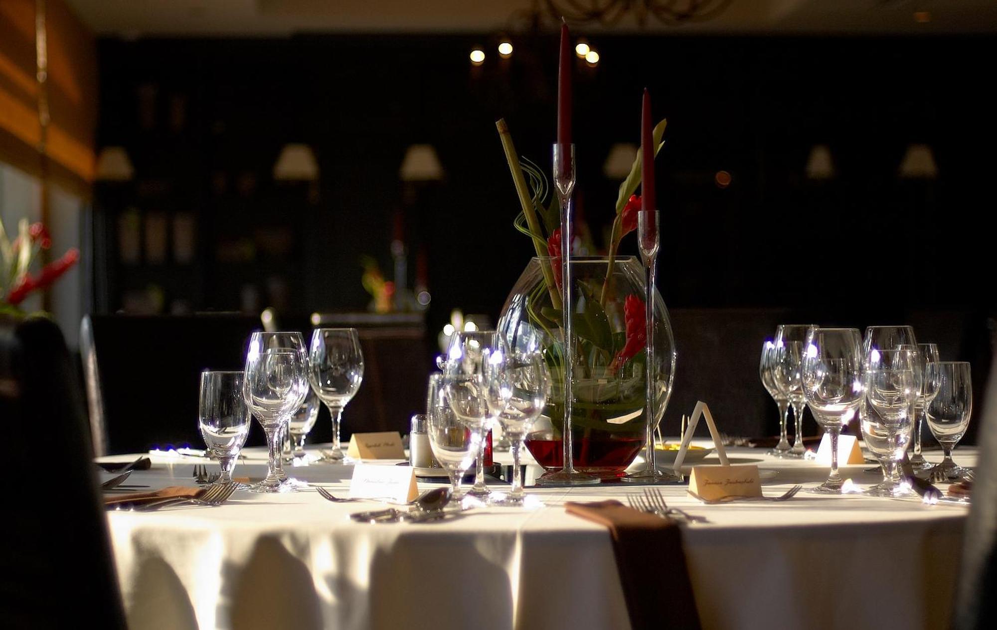 Hotel Tumski Płock Kültér fotó
