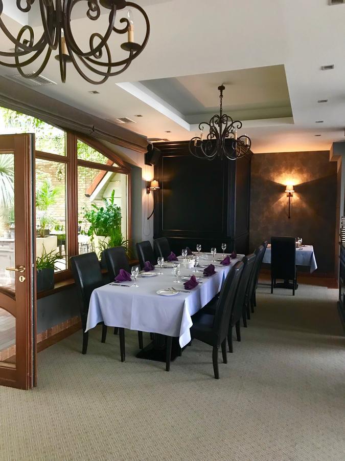 Hotel Tumski Płock Kültér fotó