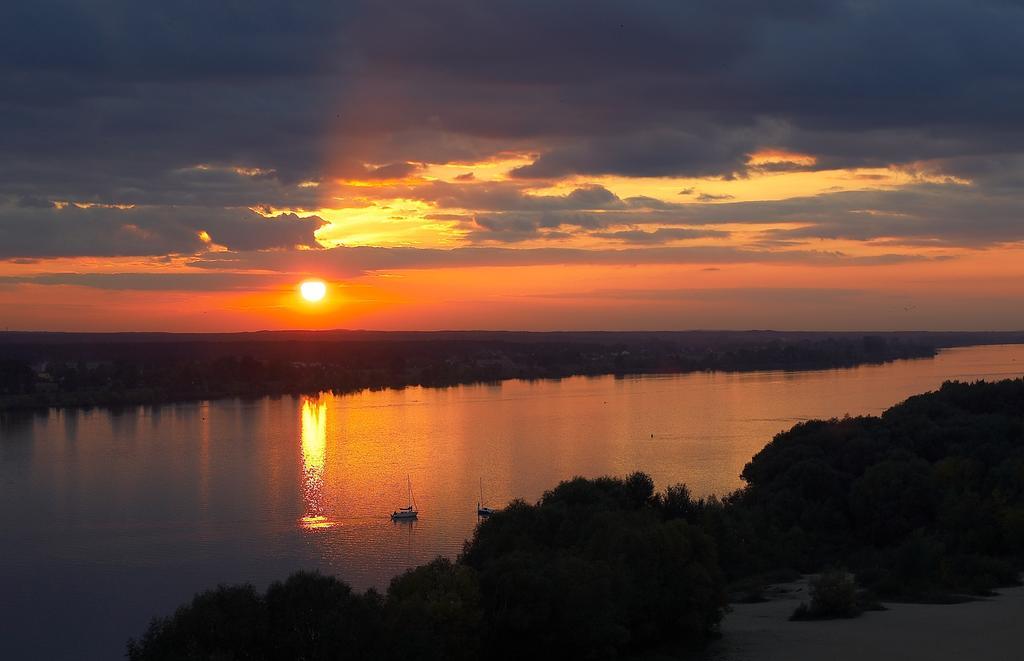 Hotel Tumski Płock Kültér fotó